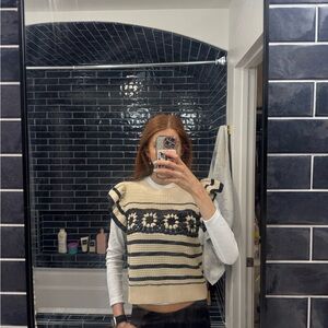 Floral Knit Short Sleeve Top - Cream and Black